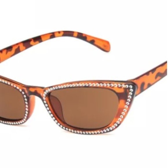 #92🔵Cat Eye Rhinestone and Leopard Sunglasses - Picture 3 of 3